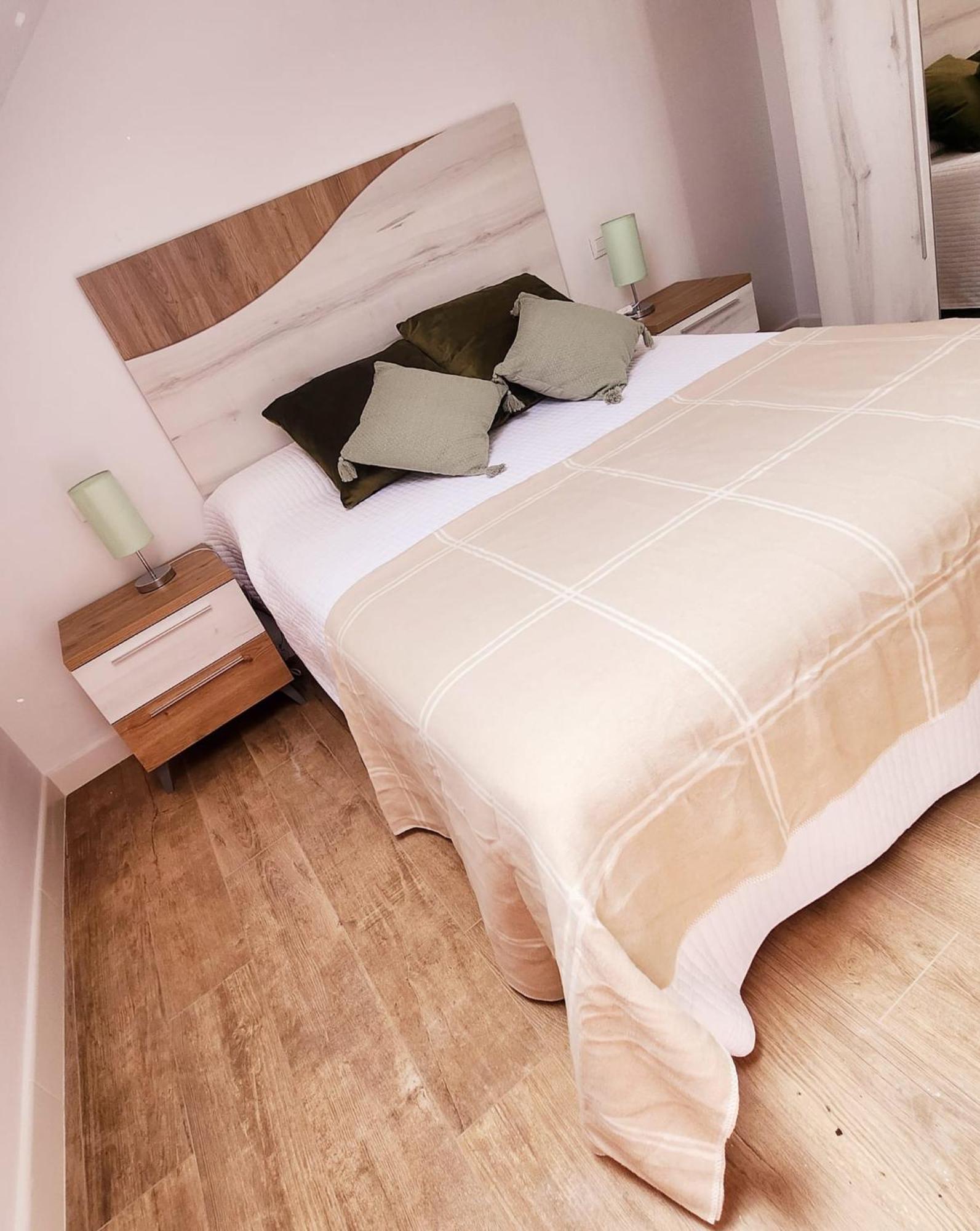 Novamar Apartamentos 丰希罗拉 外观 照片